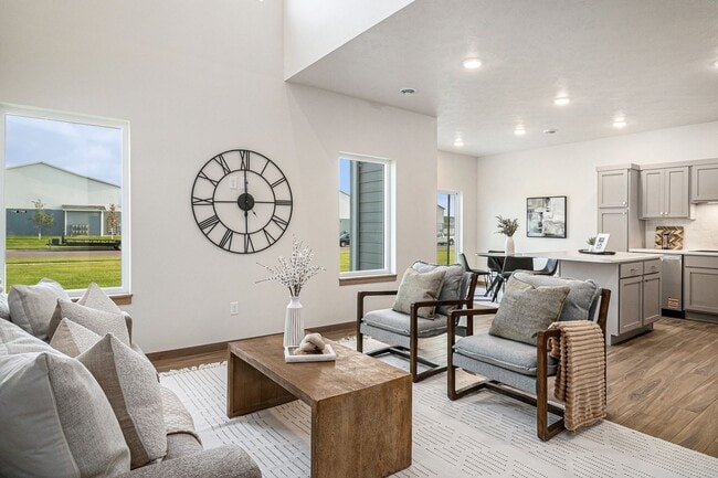 Building Photo - 5702 E Avett Pl