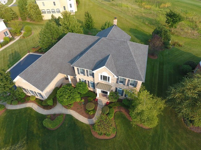 Building Photo - 21 Doral Dr