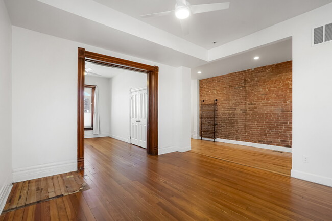 Building Photo - Large Renovated Historic Apartment in Five...