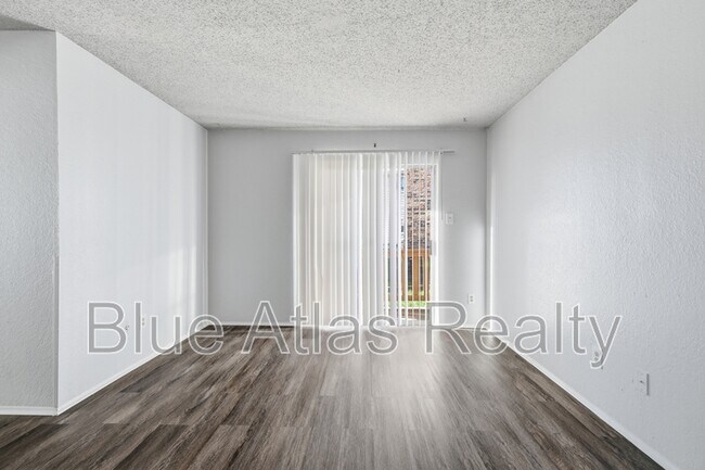 Building Photo - 8030 Cambridge Cir