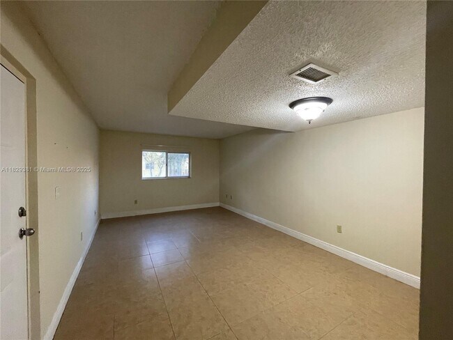 Building Photo - 14970 SW 82nd Ln