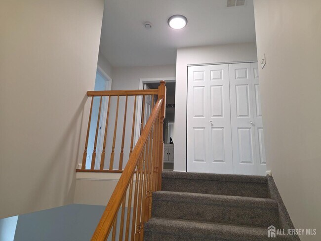 Building Photo - 12 Gallop Ln