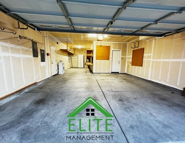 Building Photo - 2104 Westmeath Way