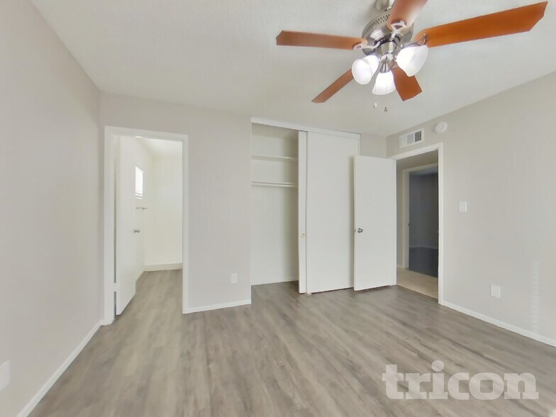 Building Photo - 11219 N 51st Dr