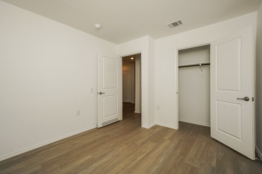 Building Photo - 11918 Cink Dr