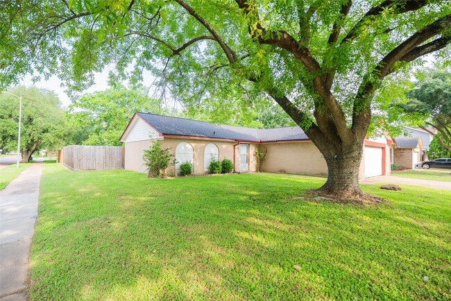 Building Photo - 7603 Wovenwood Ln