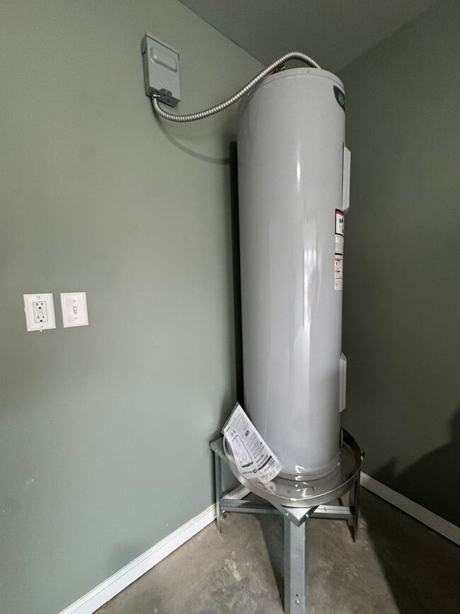 Building Photo - Brand New 3 Bed / 2 Bath In Trumann Available Now!