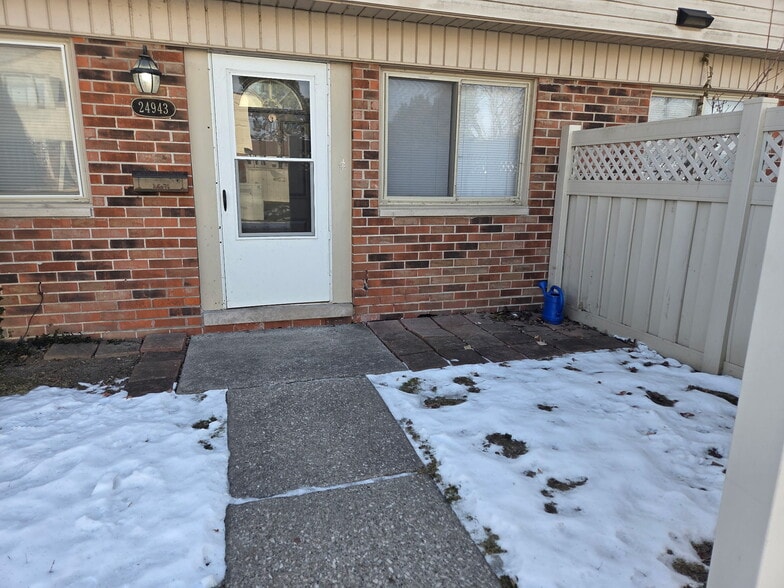 Entrance - 24943 Mayfair St