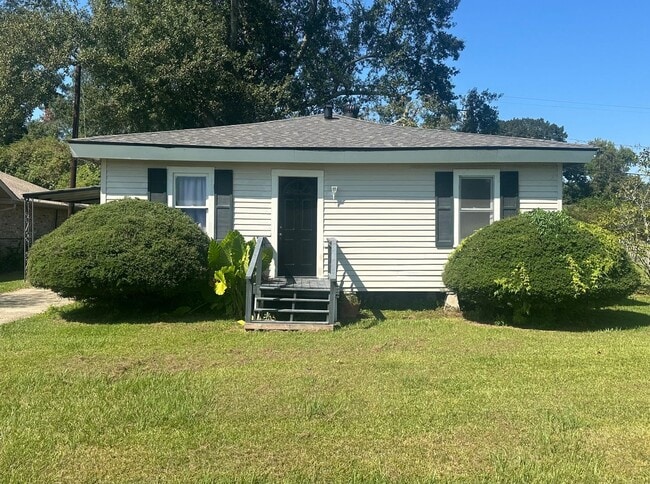 Primary Photo - Adorable 3 bed, 1 bath home in Lafayette!