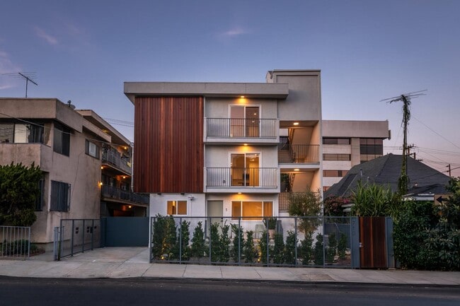 Building Photo - 713 New Depot St