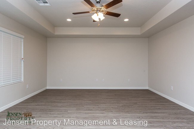 Building Photo - 3276 E Red Cedar Dr