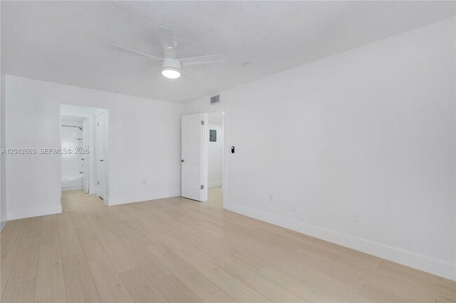 Building Photo - 4670 W 13th Ln