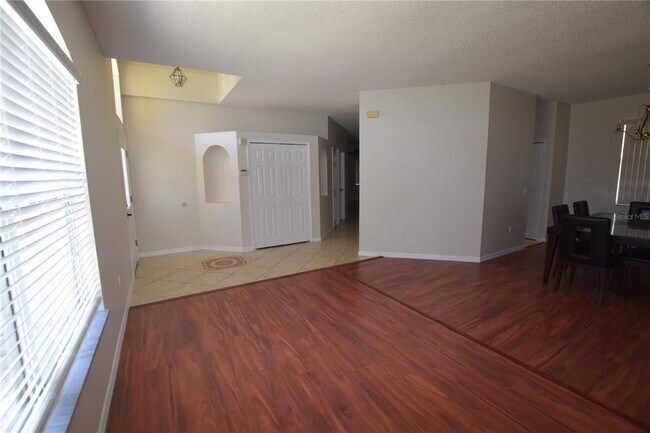 Building Photo - 510 Bromley Ct