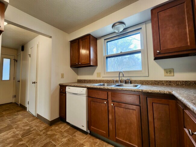 Building Photo - 34 Orchard St