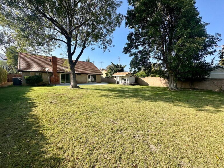 Building Photo - 1384 Naples Ct