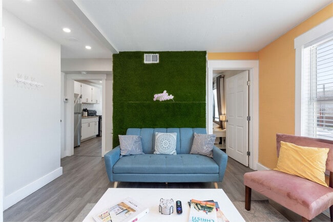 Building Photo - 1124 Morgan Ave