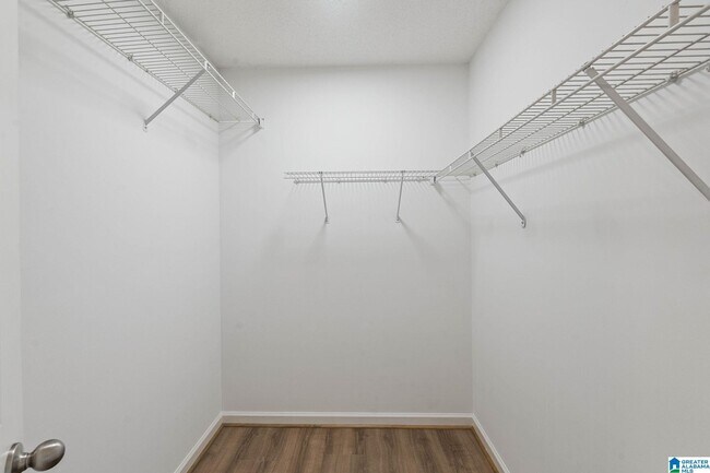 Building Photo - 205 Brookhollow Dr