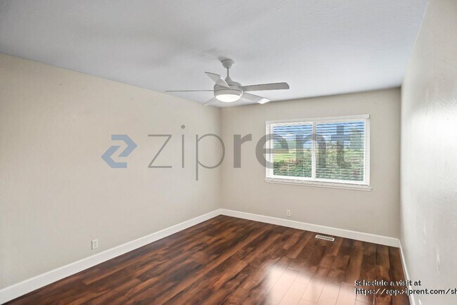 Building Photo - 48 N Lake Dr