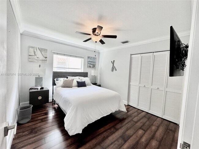 Building Photo - 19754 Dinner Key Dr