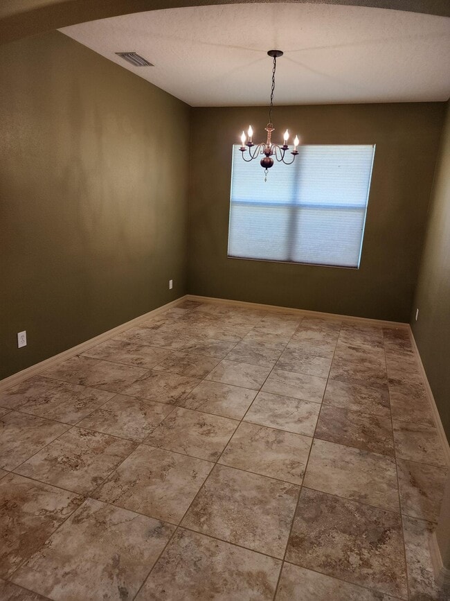 Building Photo - 3941 Orchard Dr