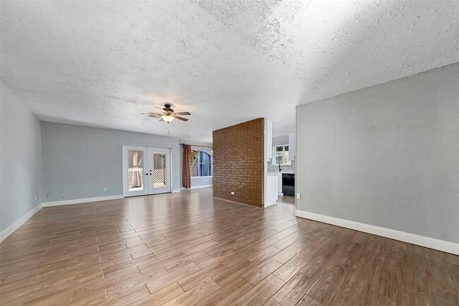 Building Photo - 5231 Wickview Ln