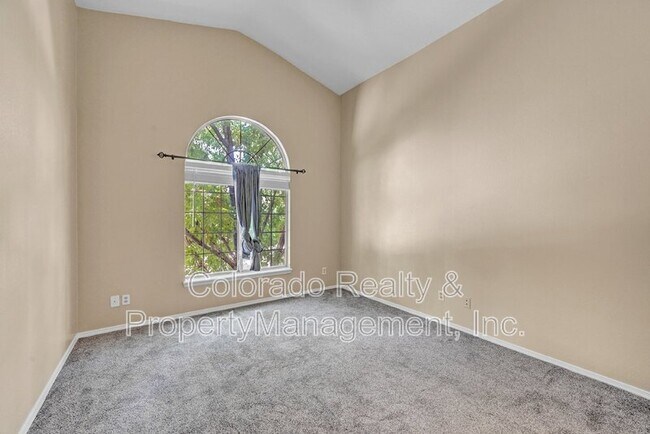 Building Photo - 8601 E Dry Creek Rd