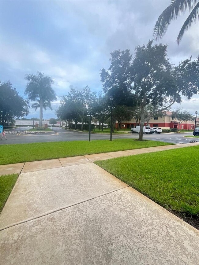 Building Photo - 3310 Palomino Dr