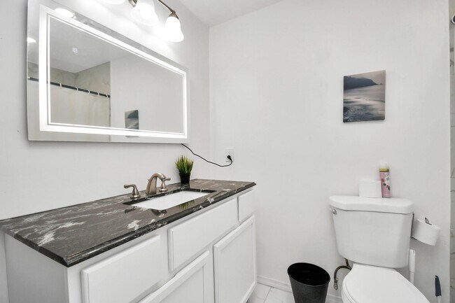 Building Photo - 5114 Grantwood St