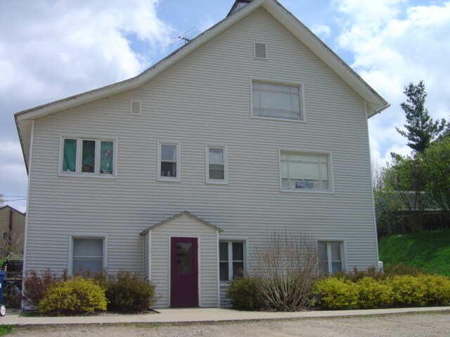 Building Photo - 232 N Lake St SE