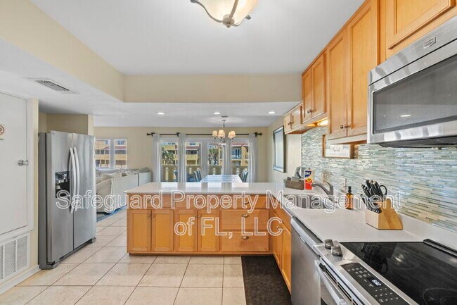 Building Photo - 1500 Via De Luna Dr