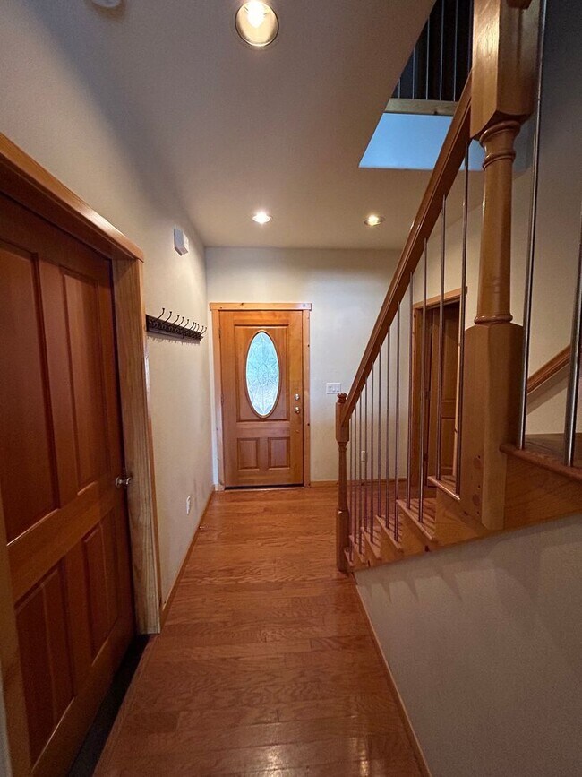 Building Photo - 1513 Crystal Air Dr