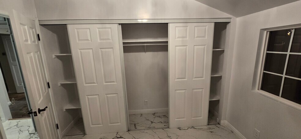 Building Photo - 532 Porter St