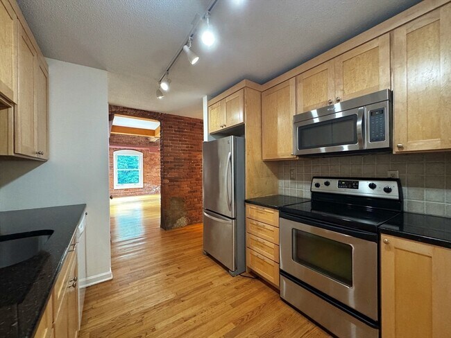 Building Photo - 362 Granville Rd