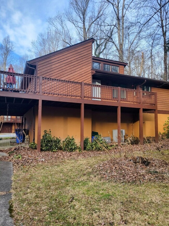 Building Photo - 36 Poplar Ct