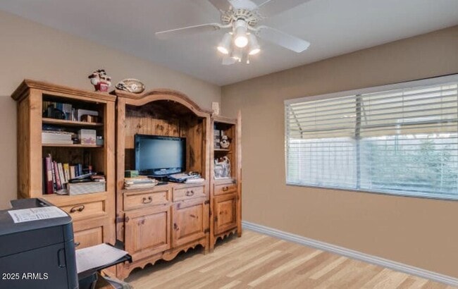 Building Photo - 4936 E Evans Dr