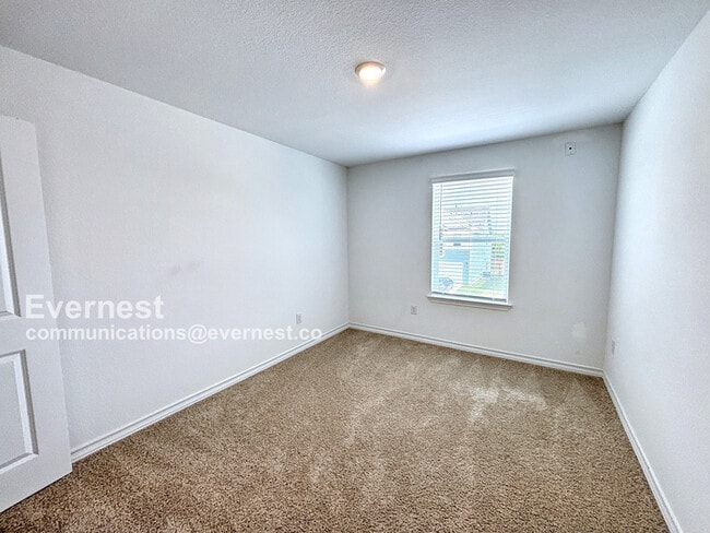 Building Photo - 2907 Bronx Dr