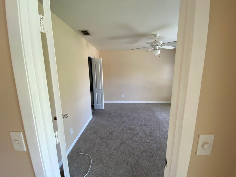 Building Photo - 1302 Derbyshire Ct
