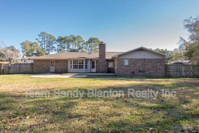 Building Photo - 8238 Li Fair Dr