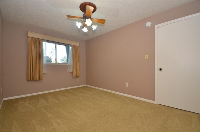 Building Photo - 13722 Lynnwood Ln