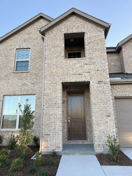 Building Photo - 1312 Staffords Pt