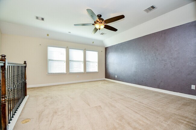 Building Photo - 8223 Summer Lake Pass Ln