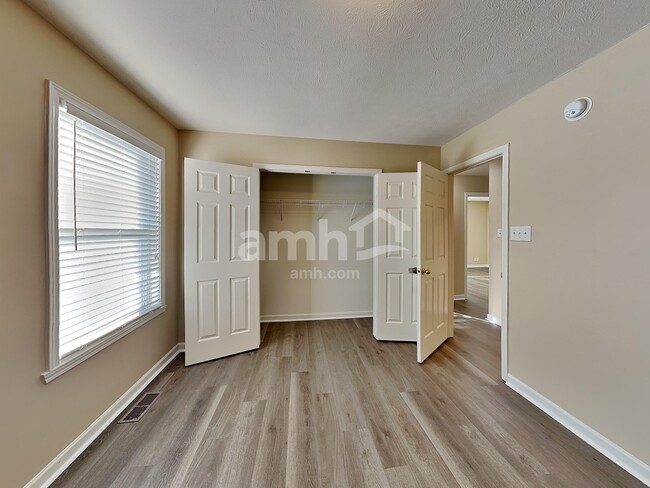 Building Photo - 5745 Turnbull Ct