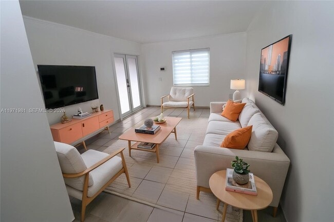 Building Photo - 230 SW 30th Ave