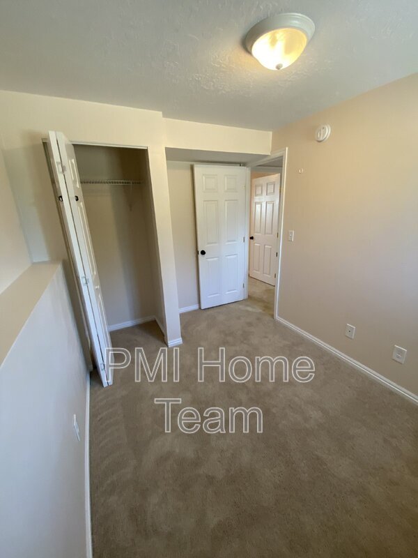 Building Photo - 1183 N 200 E