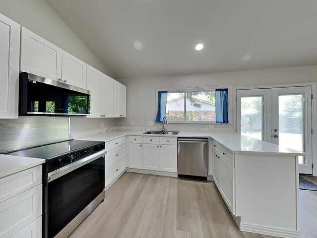 Building Photo - 4348 Spindletree Ln