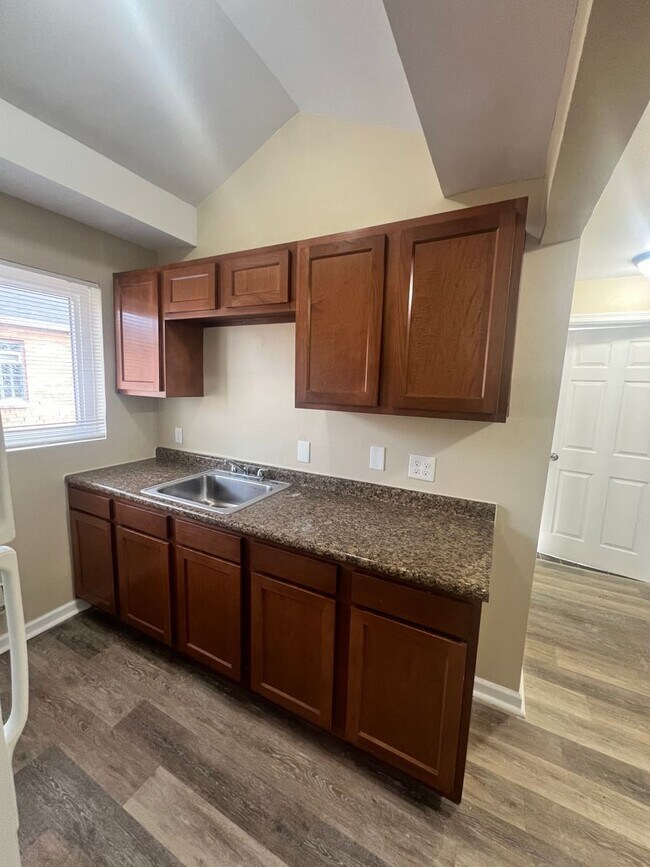 Building Photo - 1033 Tennessee Ave