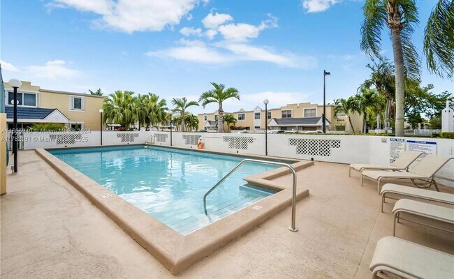 Building Photo - 4550 SW 68th Ct Cir