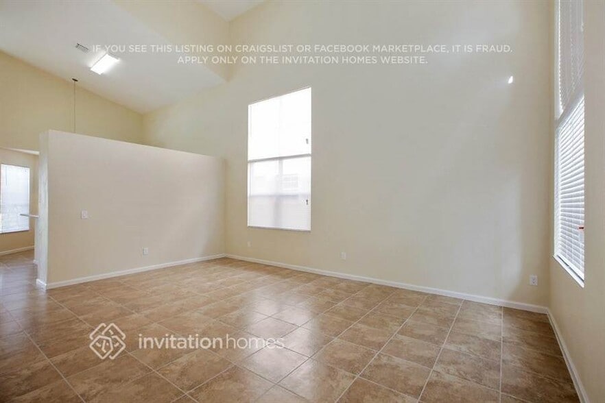 Building Photo - 2208 NE 41st Ave