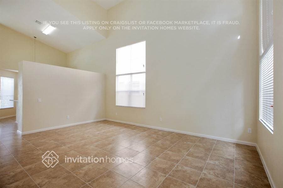 Building Photo - 2208 NE 41st Ave