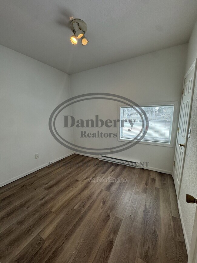 Building Photo - 600 South St